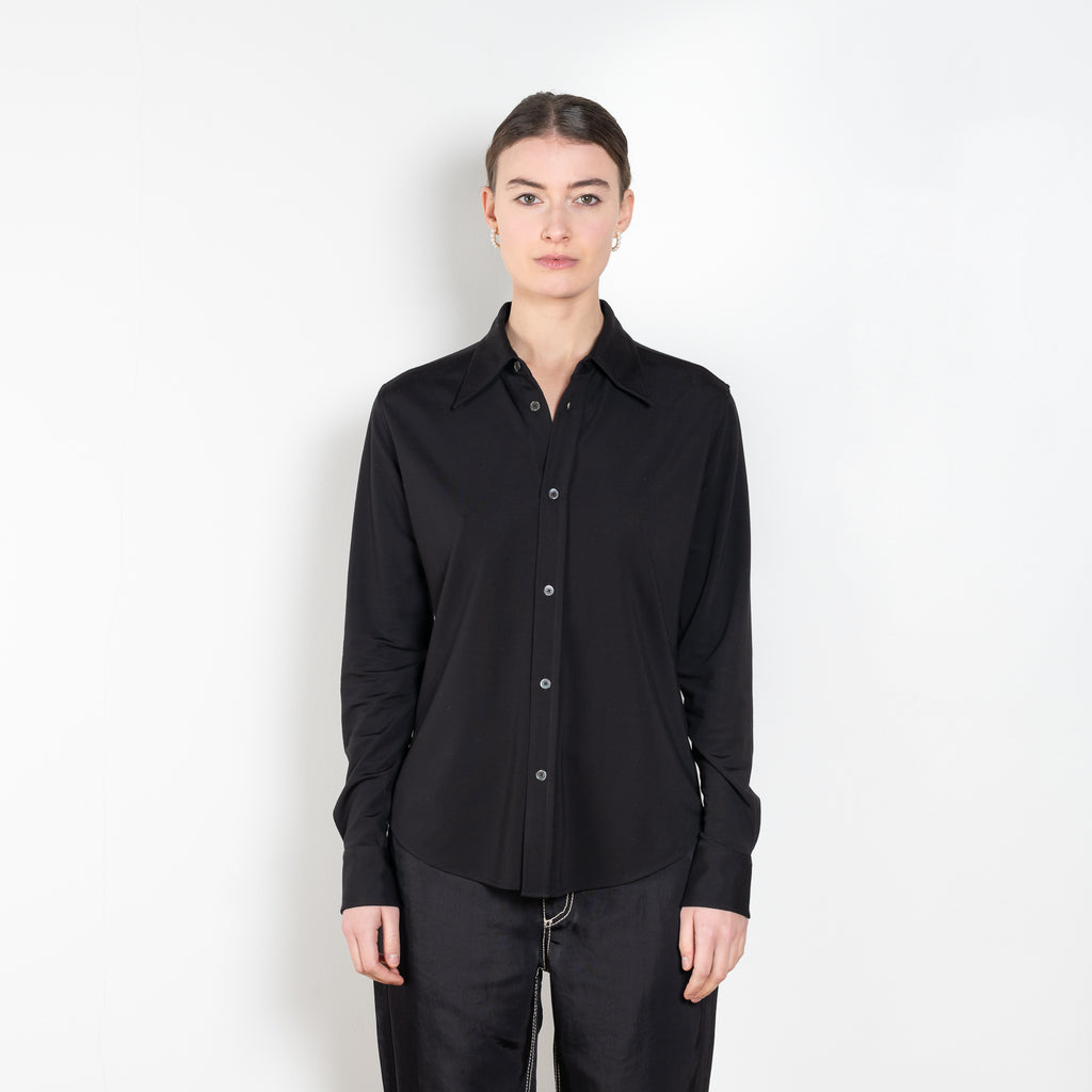 The Slim Buttondown Shirt by 6397 is a fitted shirt in a soft jersey fabric with a pointed collar