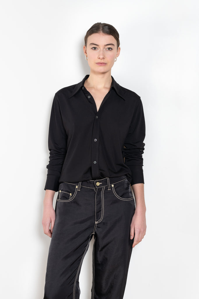 The Slim Buttondown Shirt by 6397 is a fitted shirt in a soft jersey fabric with a pointed collar