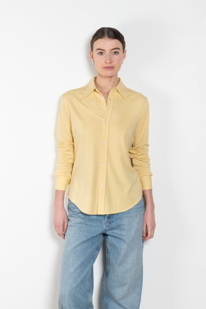 The Slim Buttondown Shirt by 6397 is a fitted shirt in a soft jersey fabric with a pointed collar