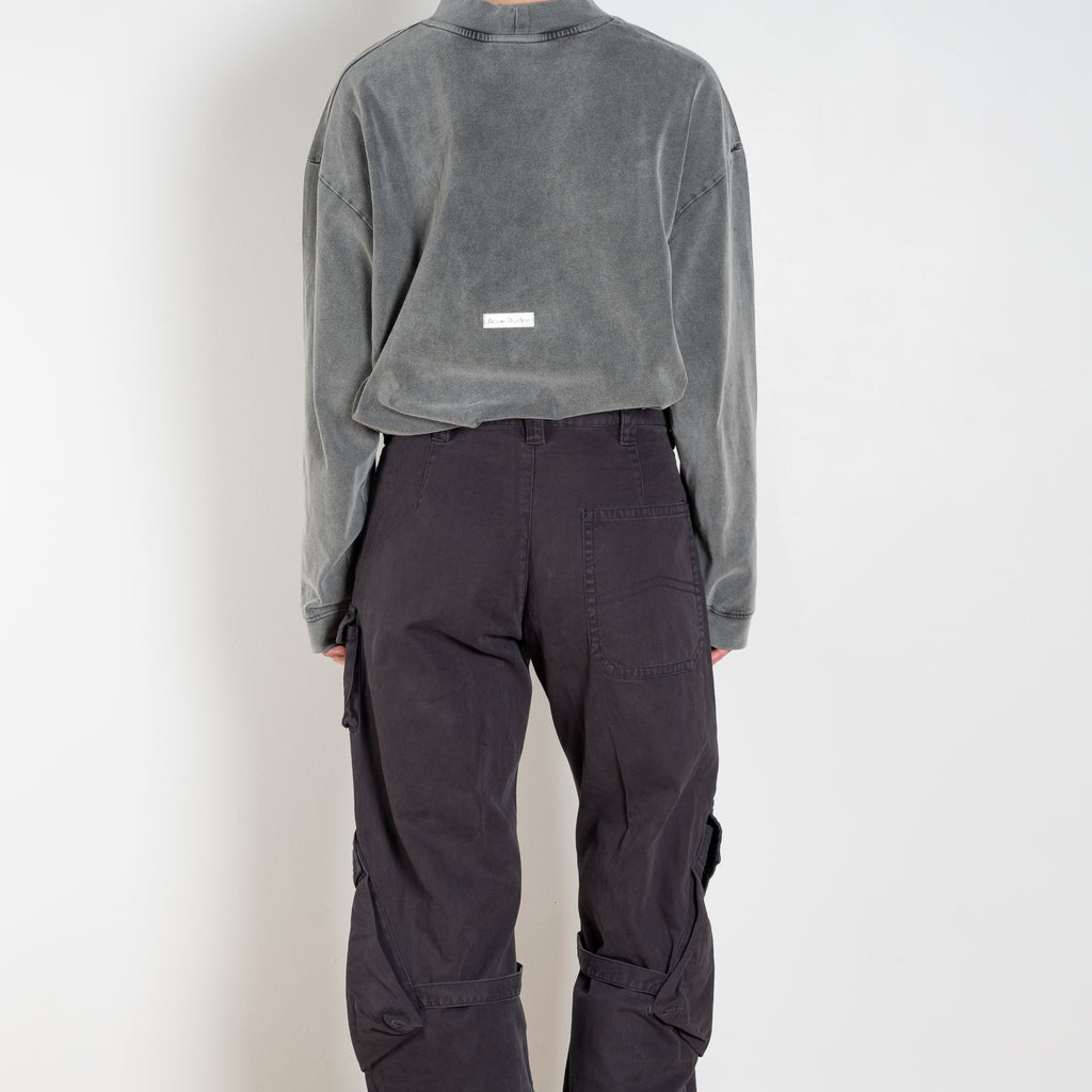 The Cargo Trouser 1146 by Acne Studios has a relaxed fit with a mid waist