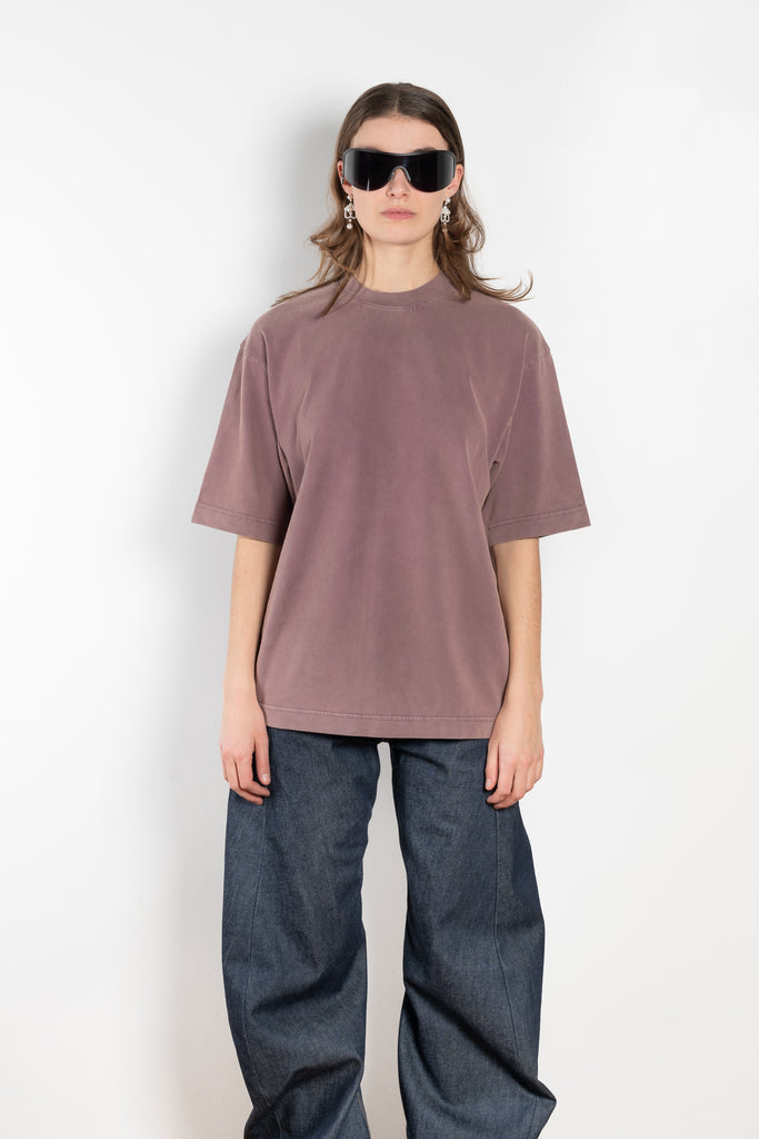 The Relaxed Crew Neck Tee by Acne Studios is cut to a relaxed unisex fit. Detailed with an Acne Studios rubber patch on the back