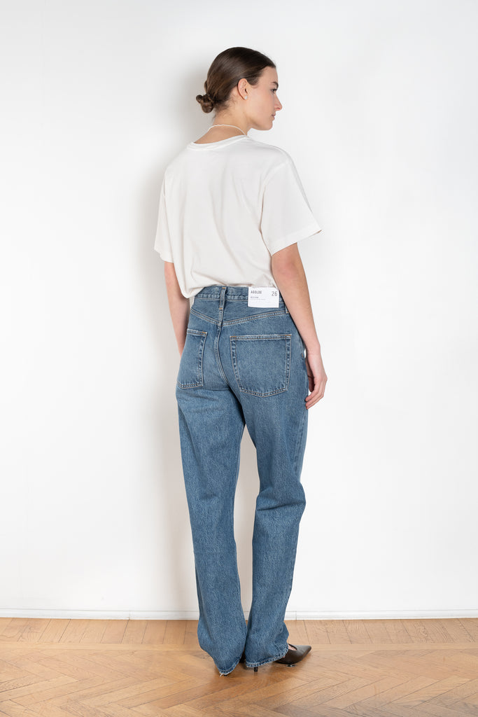 The Kelly Jeans by AGOLDE is a mid waist full length jeans with a straight leg and a flattering square cut top block