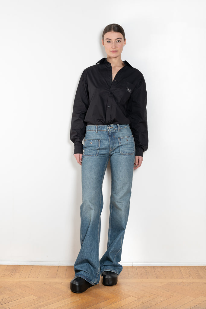 The 4PKT Straight Leg Denim by Coperni is a mid rise jeans with a fitted upper, 4 pockets and a straight leg