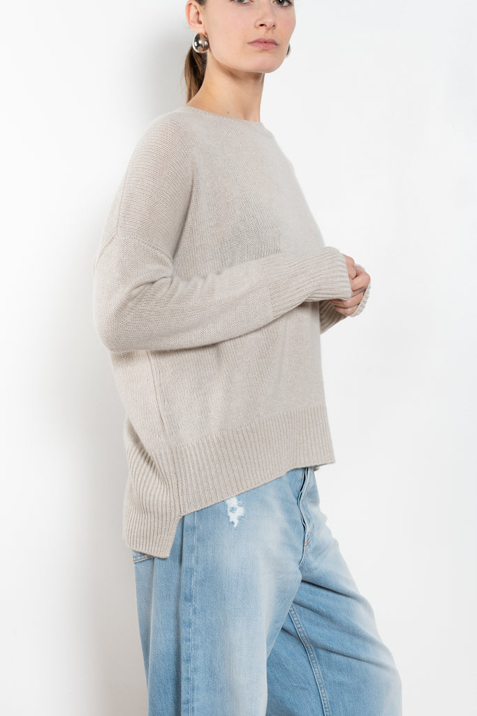 The Mila Sweater by Lisa Yang is a 7 gauge cashmere plain knit with dropped shoulders, side vents and longer back