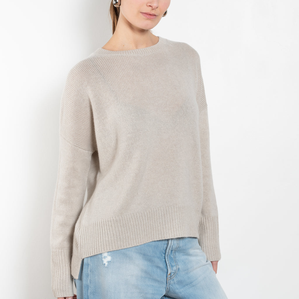 The Mila Sweater by Lisa Yang is a 7 gauge cashmere plain knit with dropped shoulders, side vents and longer back