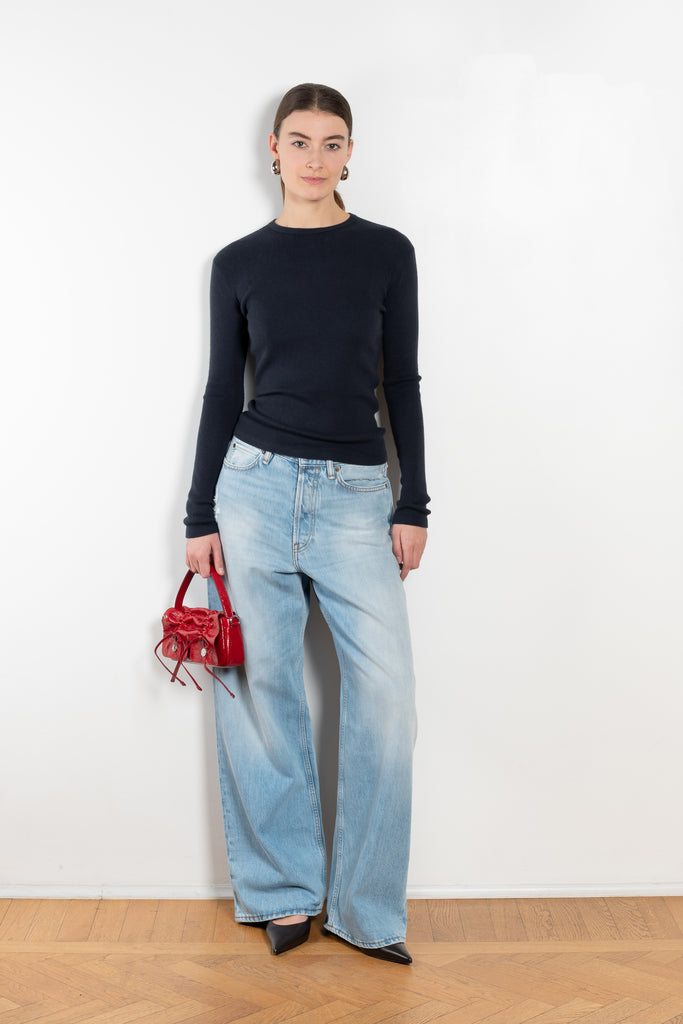 The Vivian Tee by Lisa Yang is a fitted long sleeve knit in a featherlight, fine-knit cashmere blended with cotton, and with a subtle all-over rib