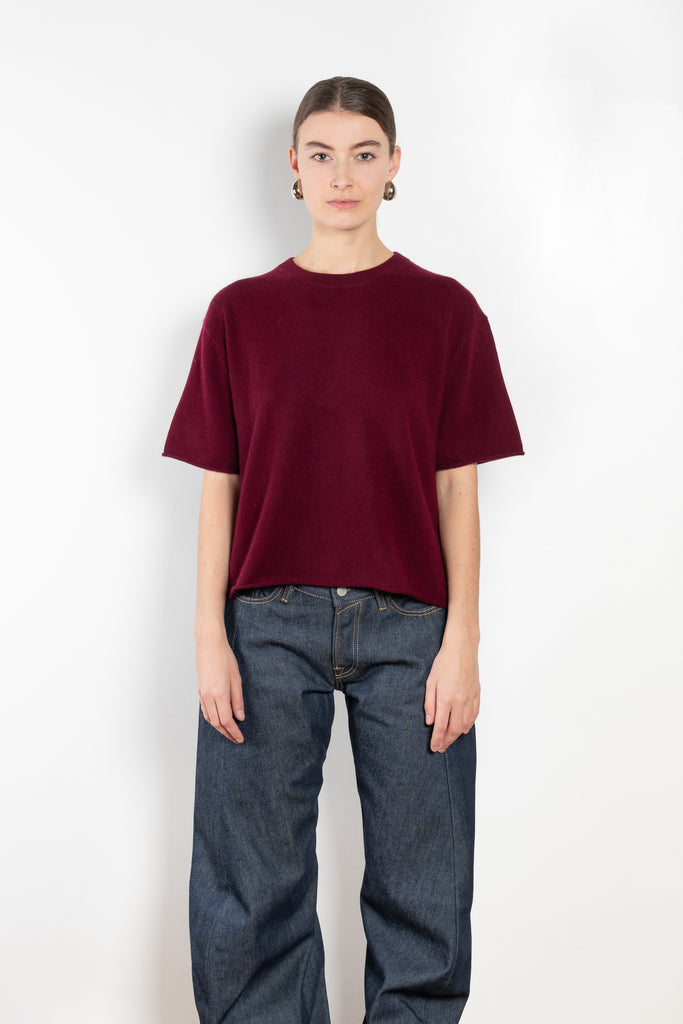 The Cila Tee by LISA YANG is a fine knit cashmere t-shirt with a classic round neck and rolled trim edges