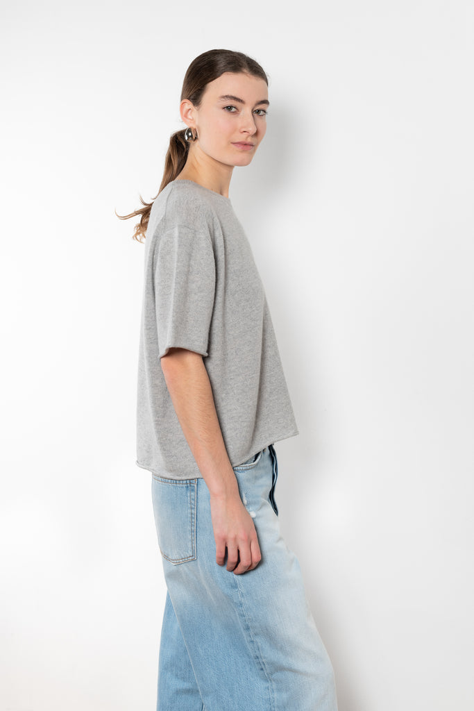 The Cila Tee by LISA YANG is a fine knit cashmere t-shirt with a classic round neck and rolled trim edges