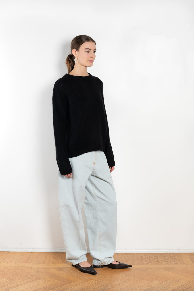 The Lova Sweater by Lisa Yang is a round neck sweater in a relaxed fit in a soft textured cashmere silk blend