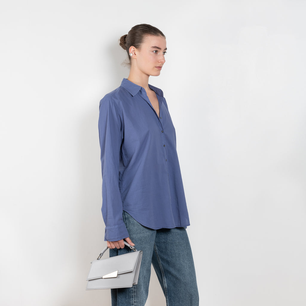 The Beau Shirt by Xirena is a signature relaxed fitted shirt with long sleeves in a soft and lightweight cotton